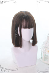 Natürliche mittellange, kurze, glatte Haare Gothic Lolita Perücken